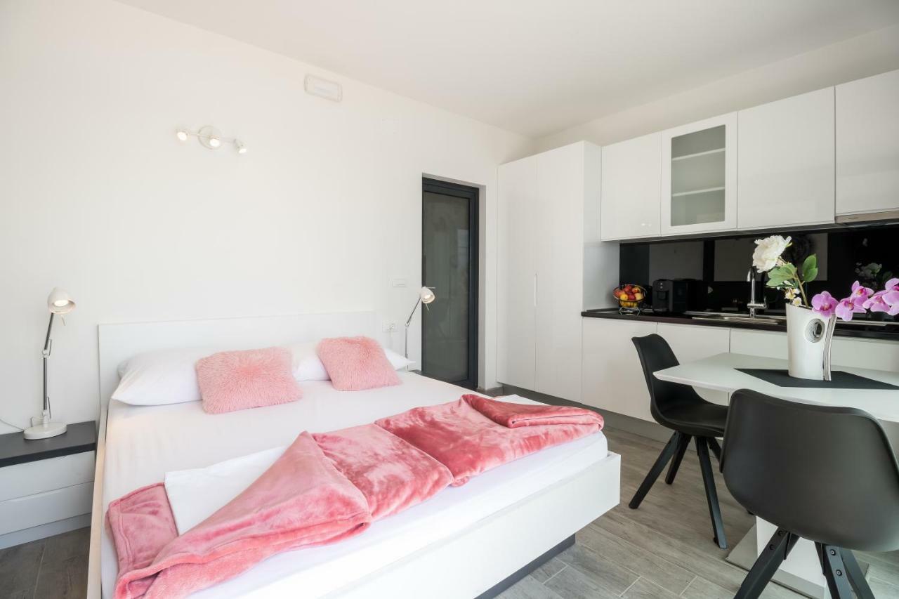 קאבטאט Residence Alpha Apartments מראה חיצוני תמונה